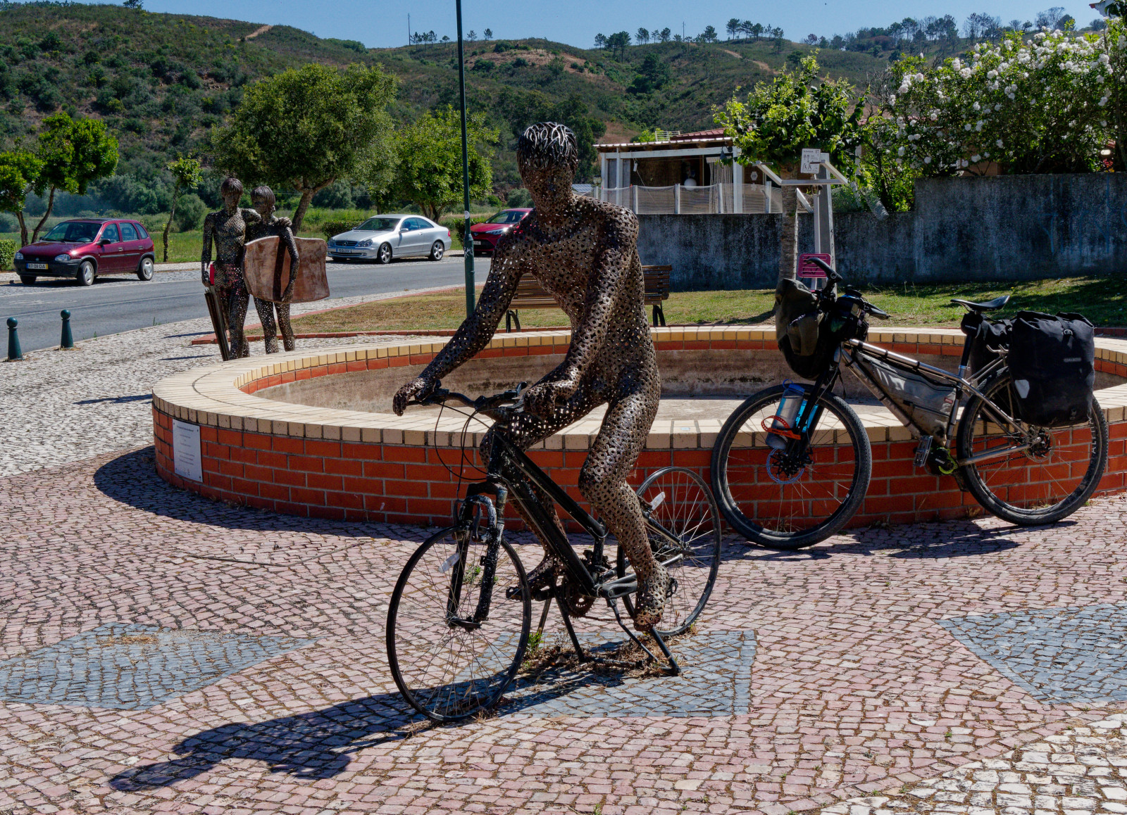 bike statues